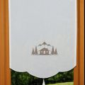 Pointed cottage curtain with tassel