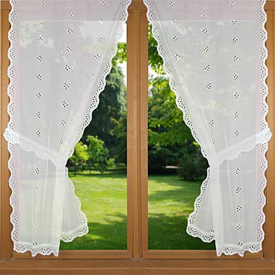 Light sheer trimmed curtain