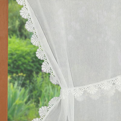 Small shell trimmed curtain