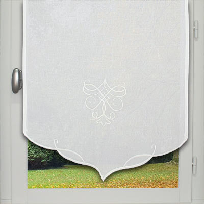 Pointed embroidered curtain elyne