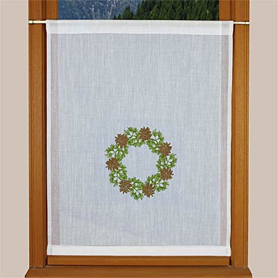 Pine wood crown curtain